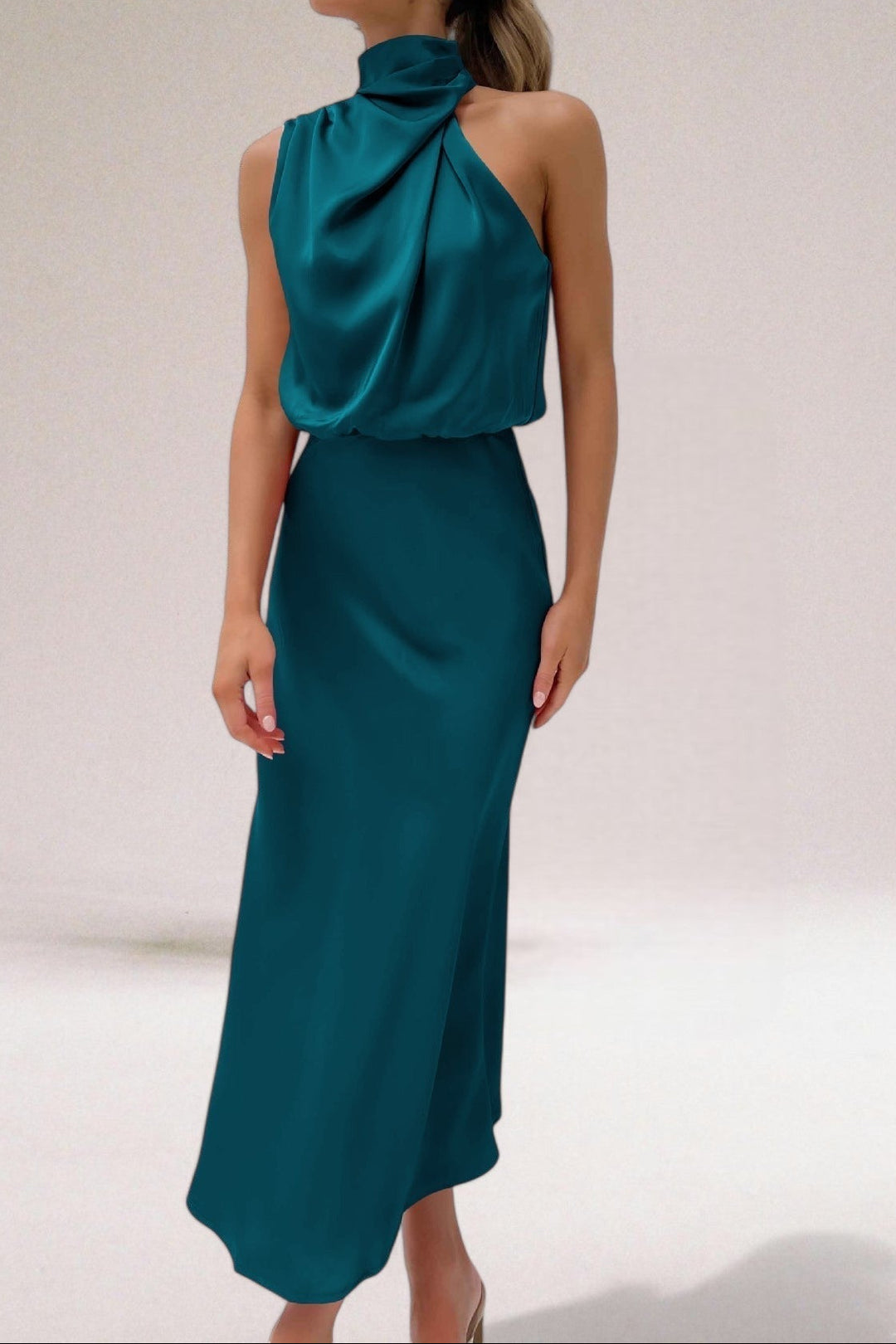 Giselle | Elegant Halter Neck Dress