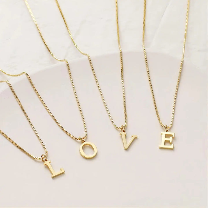 Jamie | Initials Necklace in 18K Gold.
