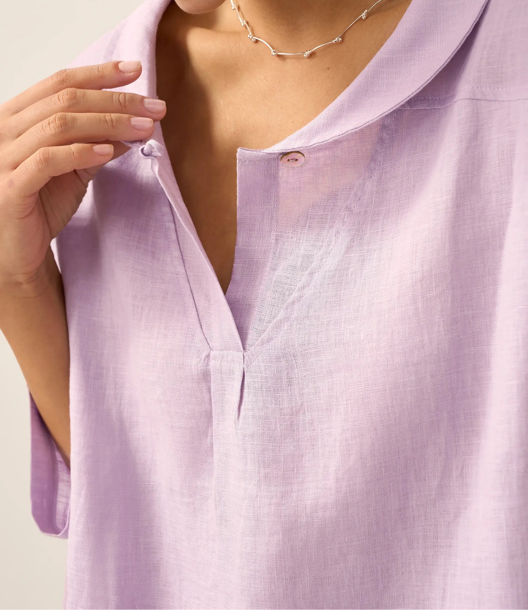 Katherine | Effortless V-Neck Peter Pan Blouse