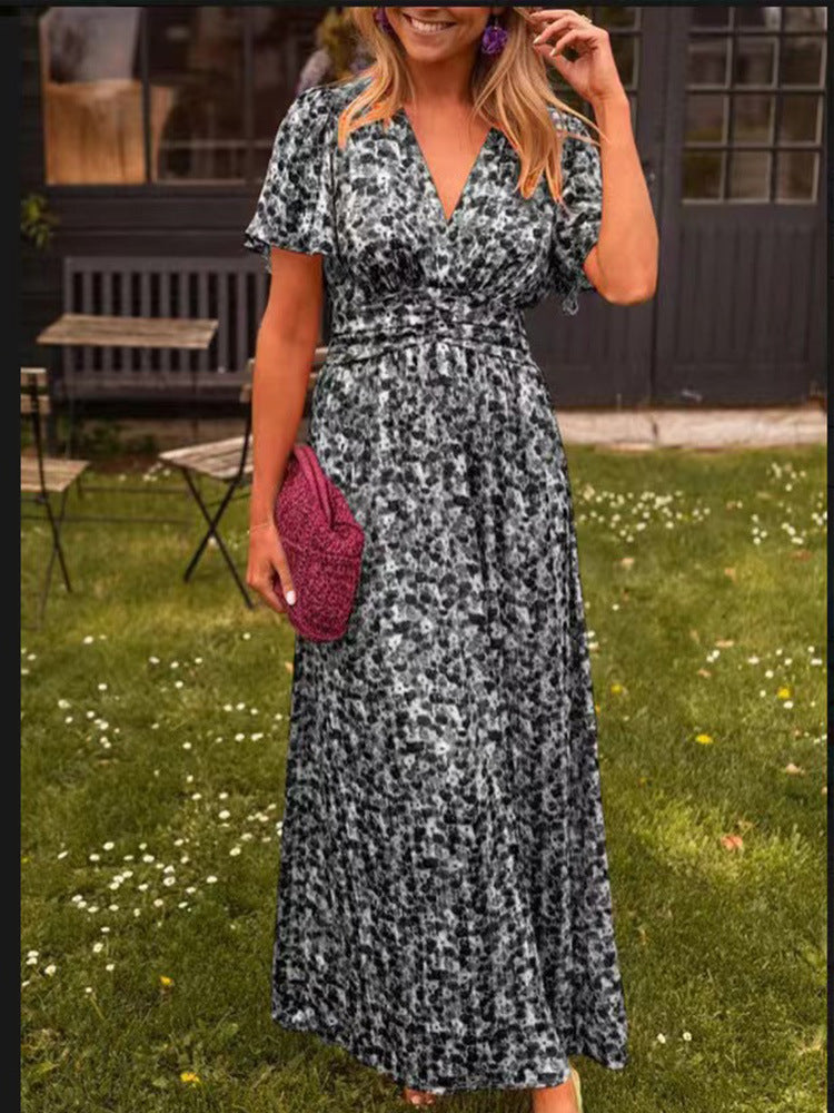 Elis – Long and Flowing Dress with Floral Print